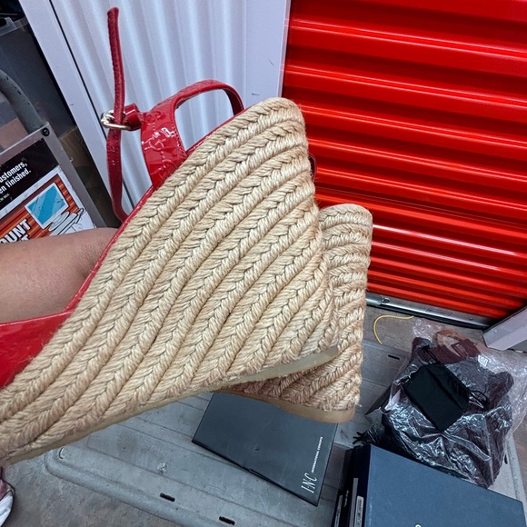 Gucci Red Women's Strappy Wedges - Picture 5 of 12